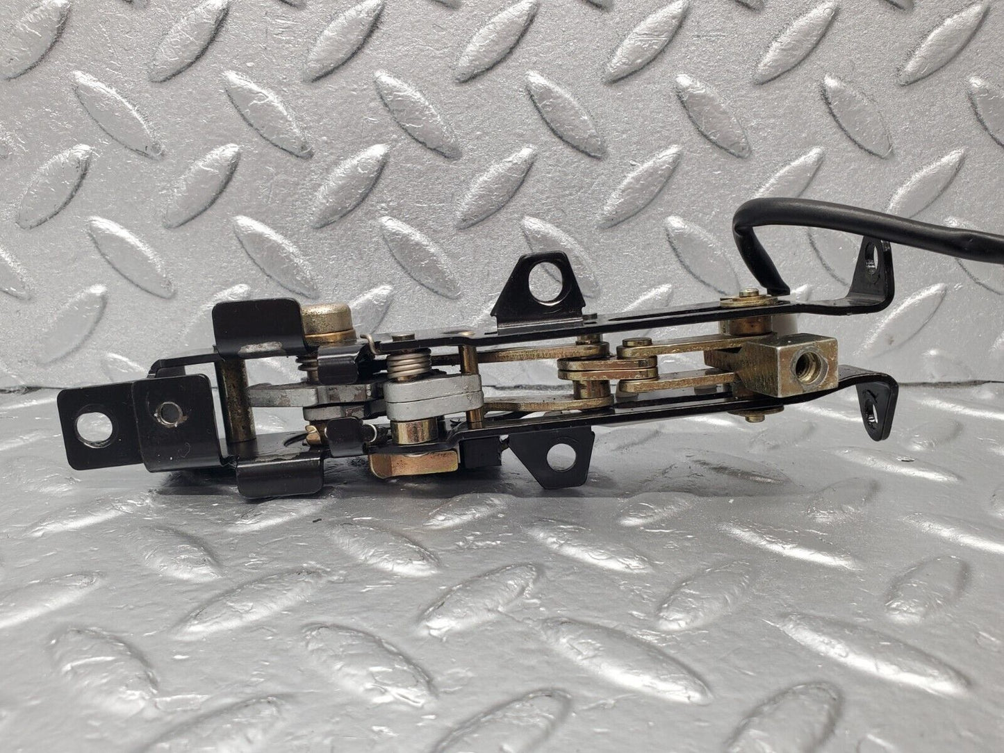 46943 Mercedes-Benz R129 320SL Coupe Soft Top Lock Latch Right 1298000874 1298211051