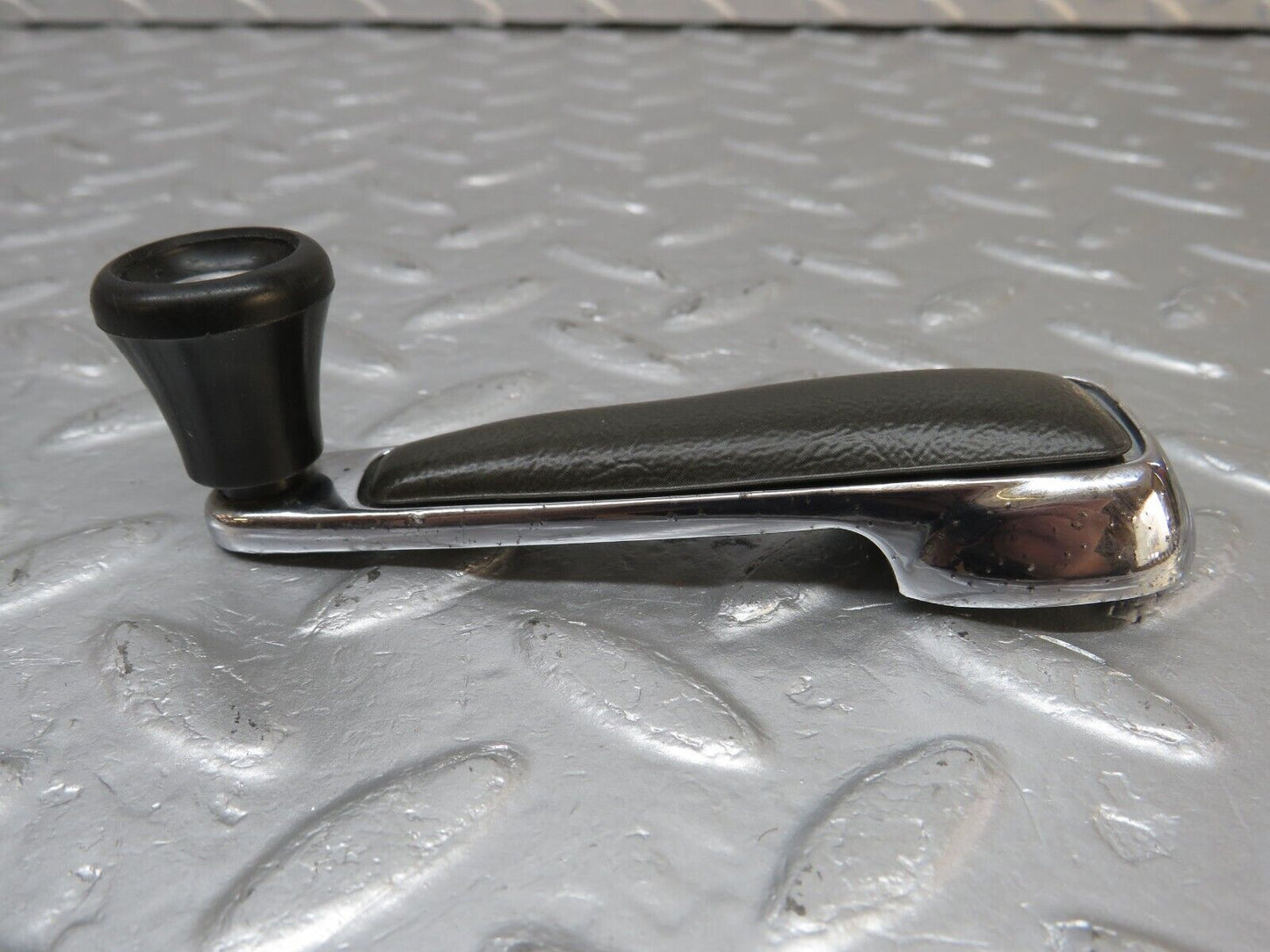 40221 Mercedes-Benz W110 230 Window Lifter Crank Handle