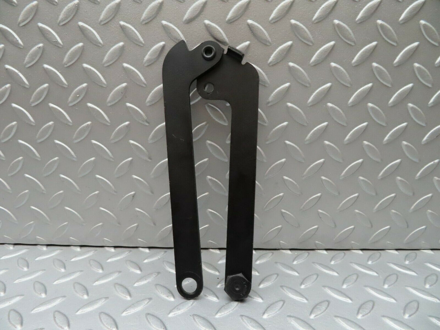 3623 Mercedes-Benz W115 220D Right Bonnet Hinge