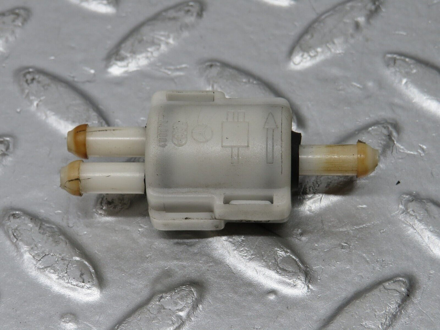 33481 Mercedes-Benz W202 C180 Windscreen Washer Valve