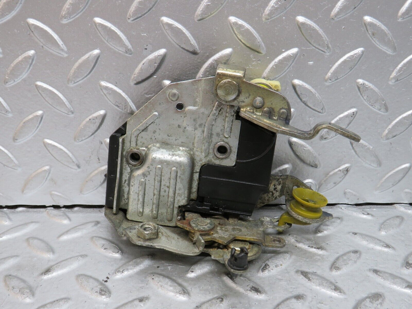 29050 Mercedes-Benz C124 320CE Coupe Right Door Lock Mechanism