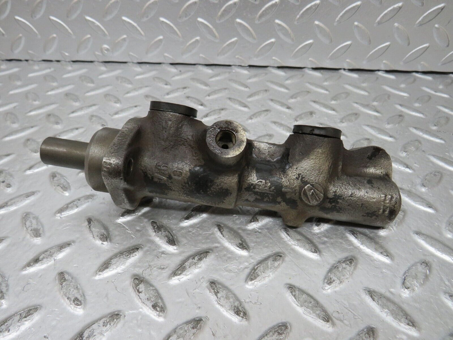 27287 Mercedes-Benz W123 280E Brake Master Cylinder Ate