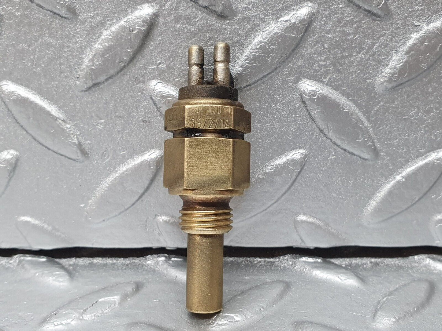 41340 Mercedes-Benz W114 280E Coolant Temperature Sensor VDO