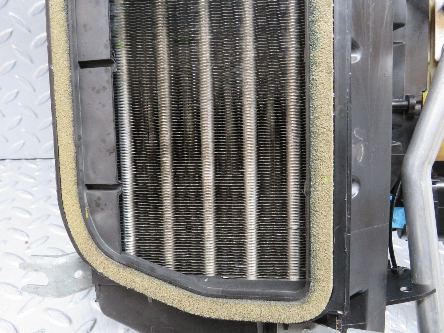 39549 Mercedes-Benz R129 320SL Coupe Heater Blower Box Housing 1298303362