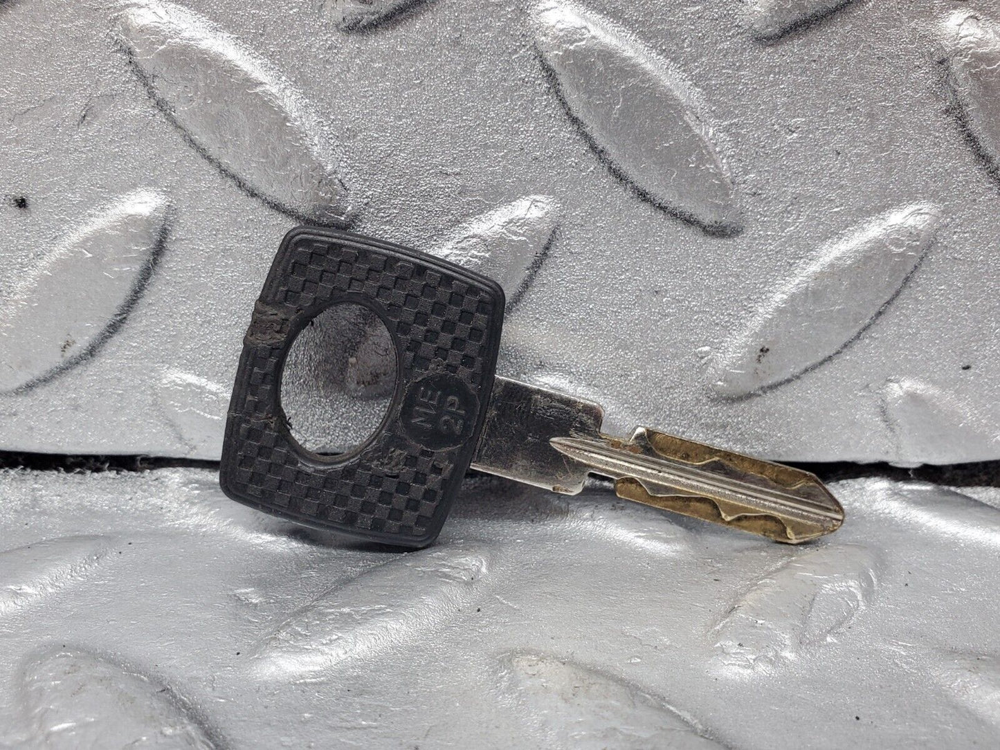 45640 Mercedes-Benz W126 420SE Trunk Lock With Key