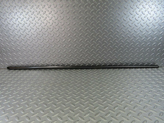 10264 Mercedes-Benz W123 Front Left Fender Wing Centre Moulding Trim