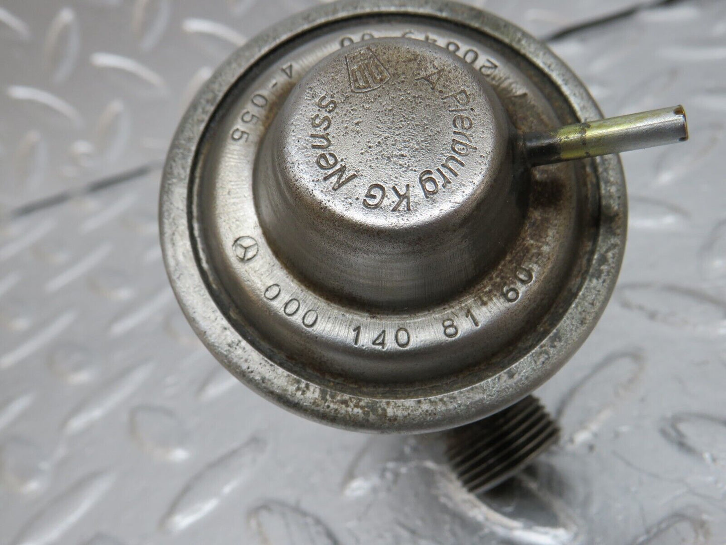 34617 Mercedes-Benz C126 380SEC Exhaust Gas Recirculation Valve EGR 0001408160