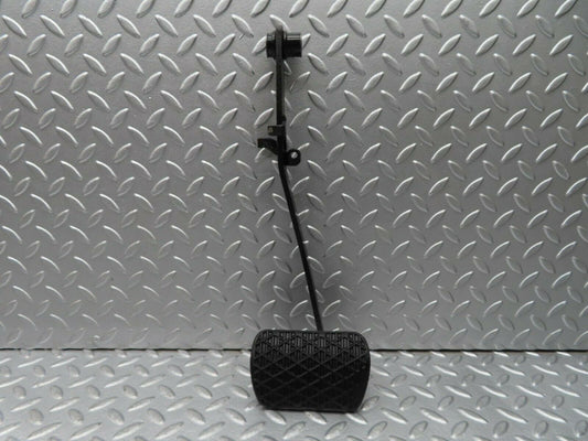 16362 Mercedes-Benz W124 260E Brake Pedal With Rubber 1232910082