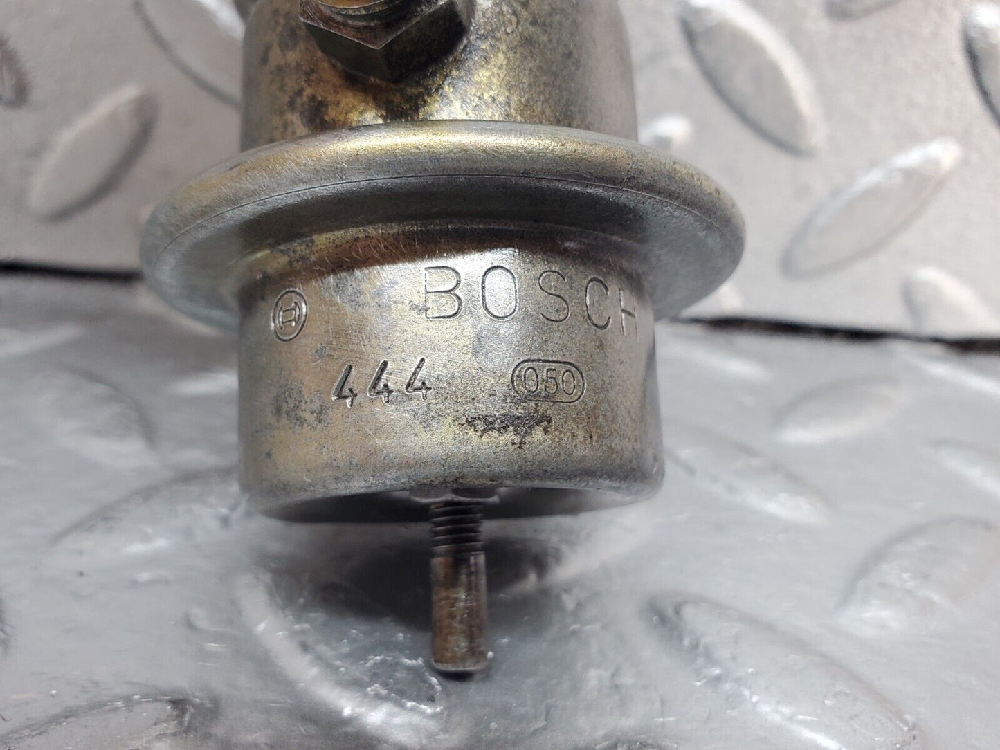 45409 Mercedes-Benz 280E M110.983 Fuel Pressure Regulator Bosch 0280161007