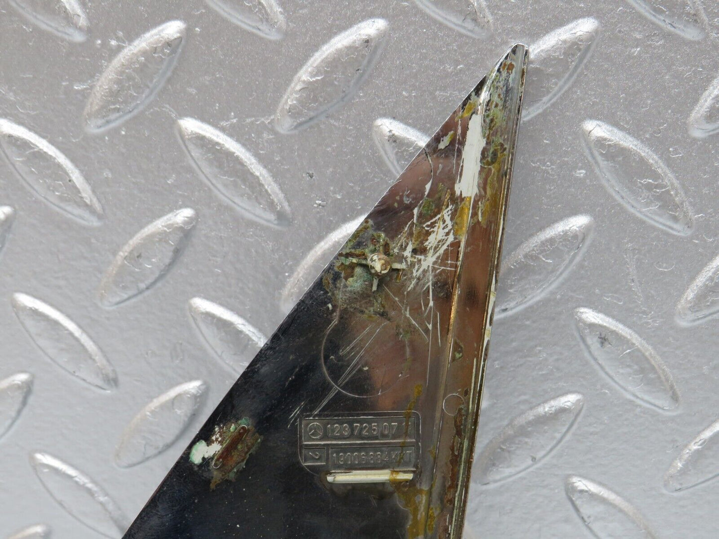 30997 Mercedes-Benz W123 200D Mirror Triangle Cover Left 1237250711
