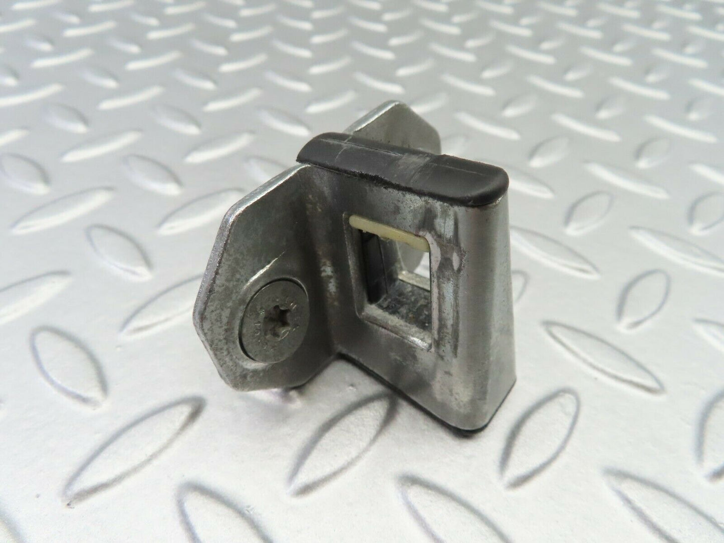 6759 Mercedes-Benz S124 E220 Wagon Door Lock Latch