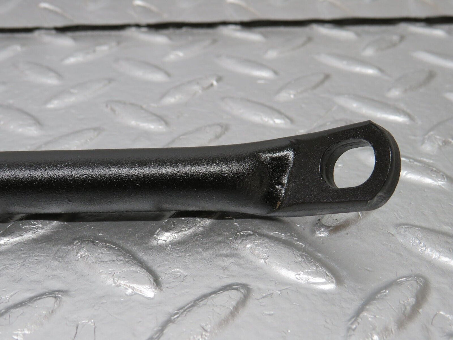 32926 Mercedes-Benz W123 300D Power Steering Pump Holder Bracket