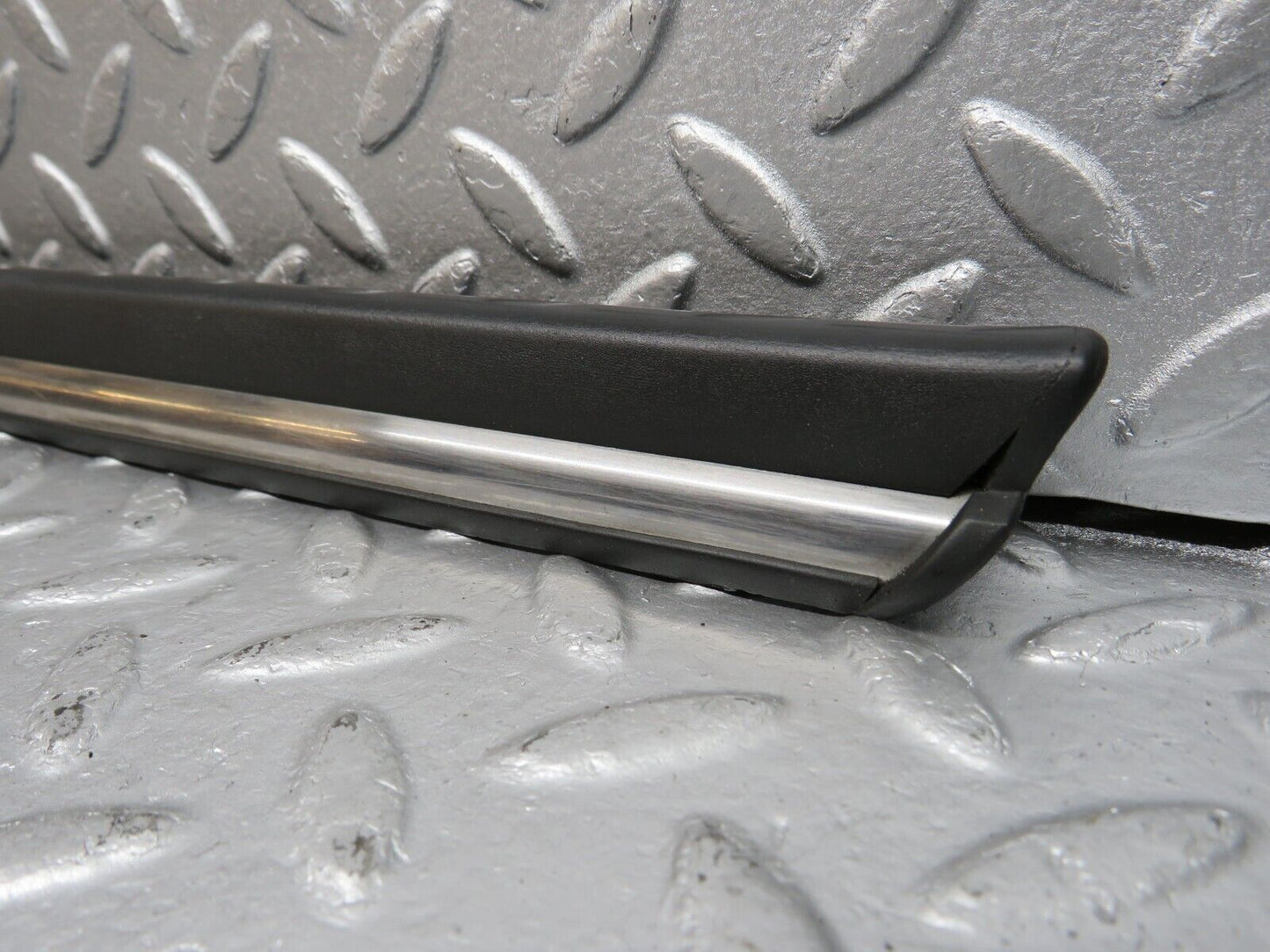 40125 Mercedes-Benz R107 350SL Coupe Front Right Wing Lower Trim