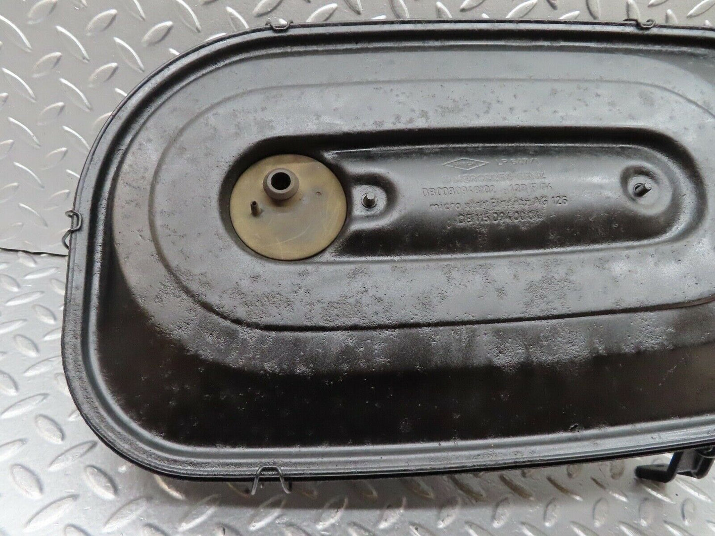 18191 Mercedes-Benz W123 200 Air Filter Housing 1150940002