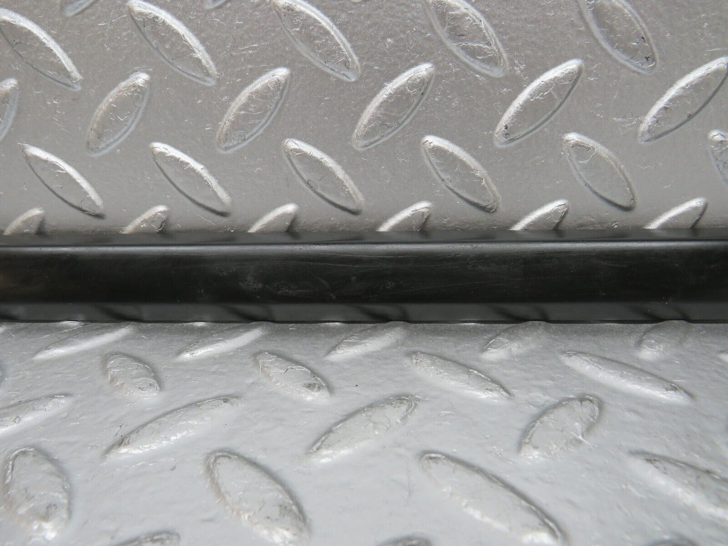 30787 Mercedes-Benz W201 190E 2.0L Rear Left Door Centre Moulding Trim