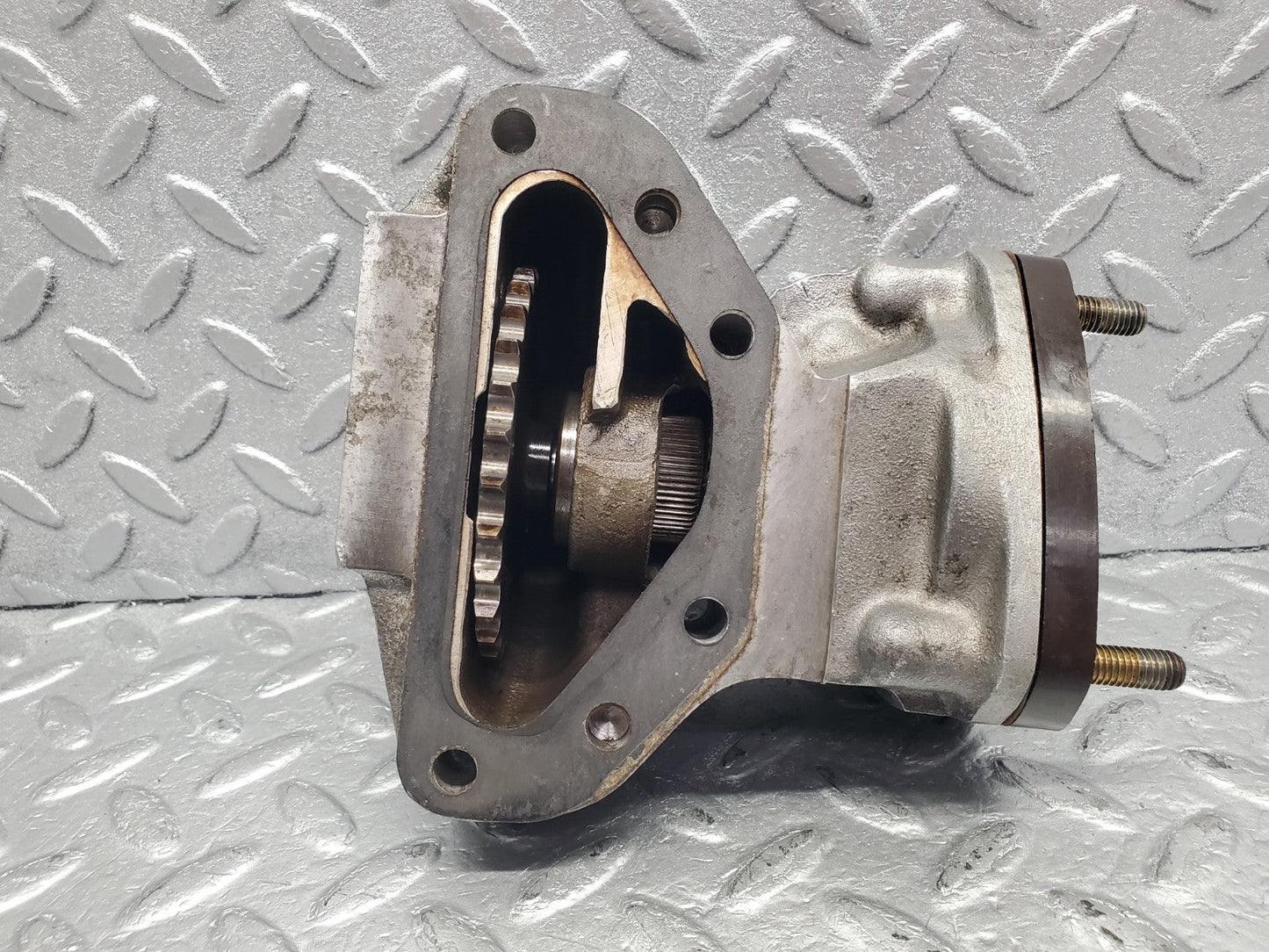 W112 injection pump drive housing used OEM
