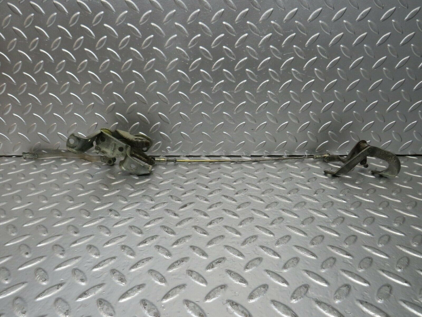 23402 Mercedes-Benz W116 350SE Throttle Linkage