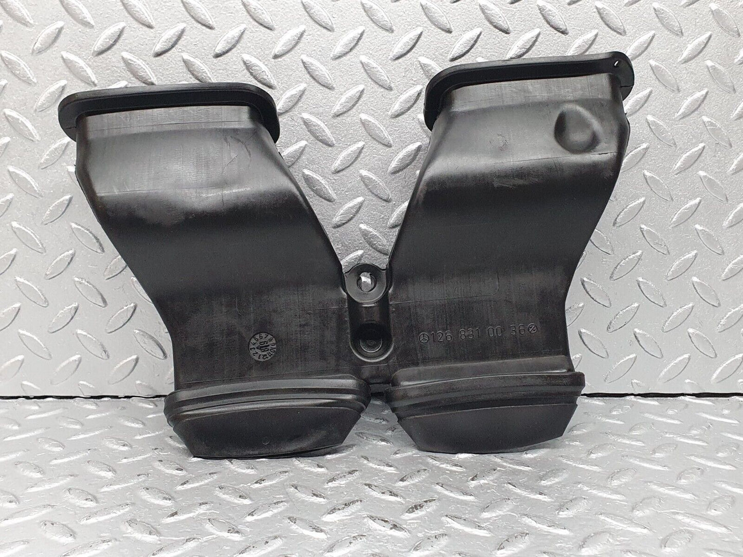 41145 Mercedes-Benz W126 300SE Dashboard Centre Air Vent 1268310036 1269970181