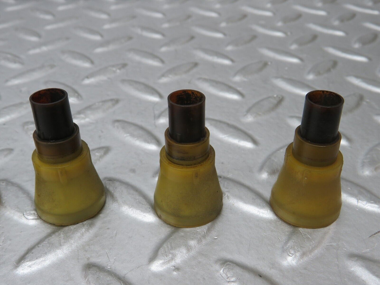 35520 Mercedes-Benz R107 280SL Fuel Injector Holder Plastic Set