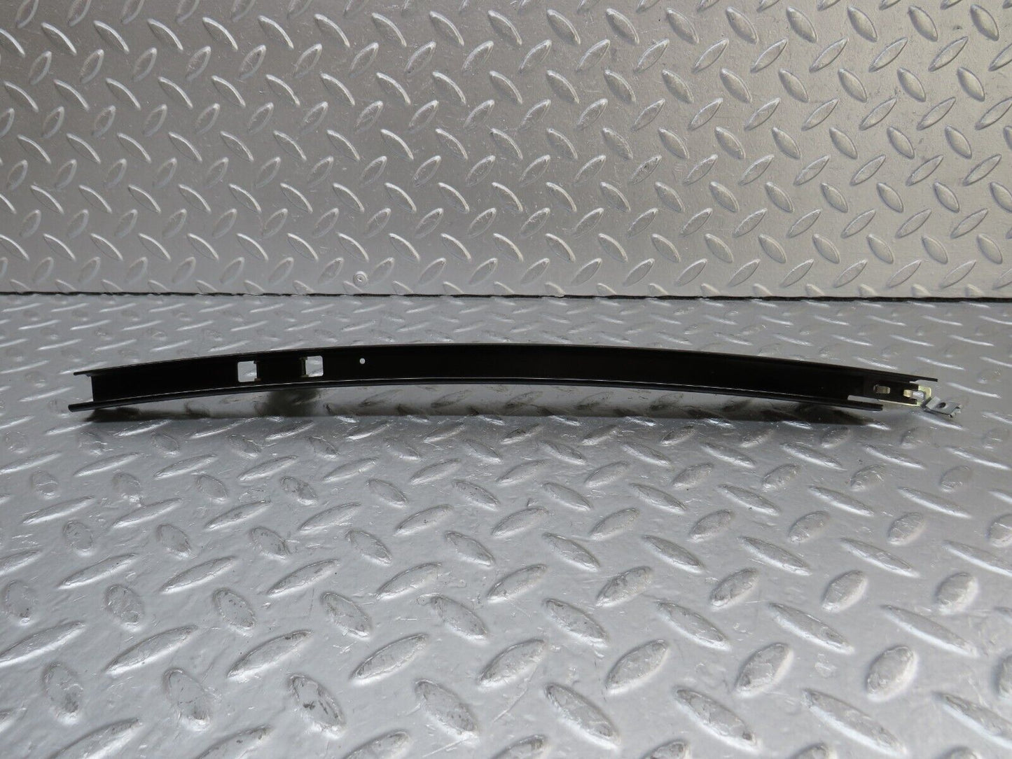 35256 Mercedes-Benz W221 Rear Right Door Window Channel 2217300219