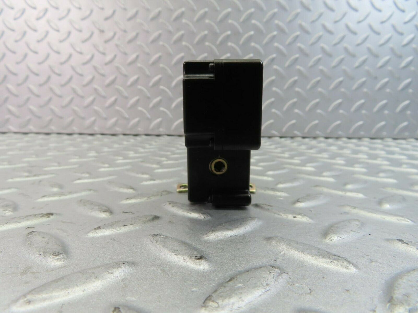 9435 Mercedes-Benz C124 300CE Coupe Vacuum Control Valve