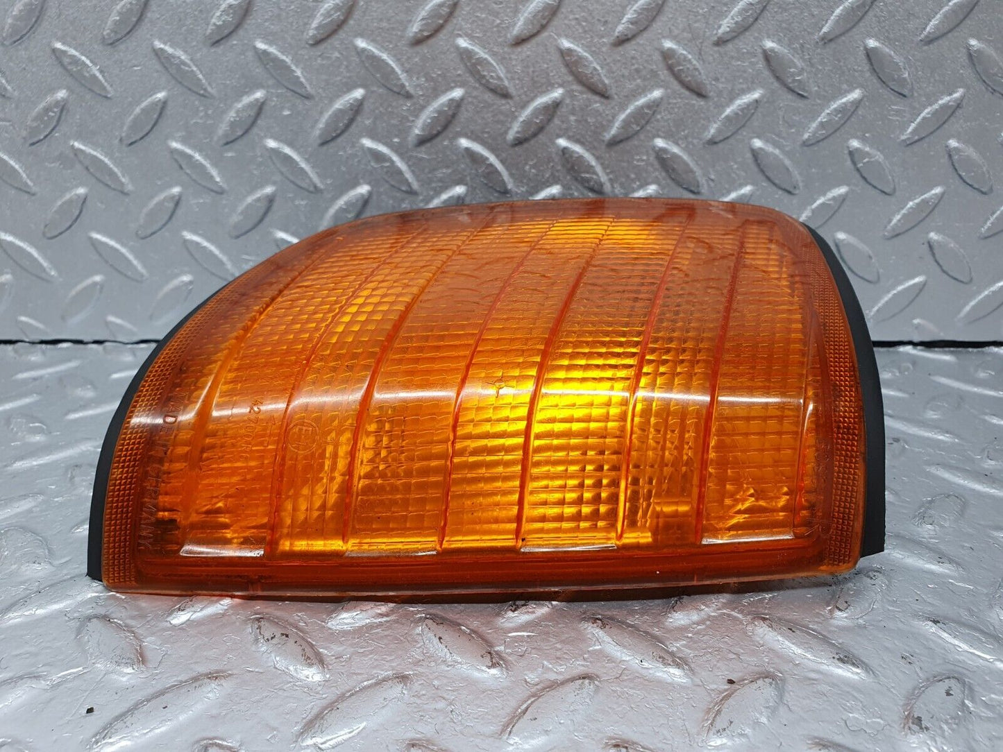 41436 Mercedes-Benz W124 200E Indicator Light Bosch Front Right 42700R6