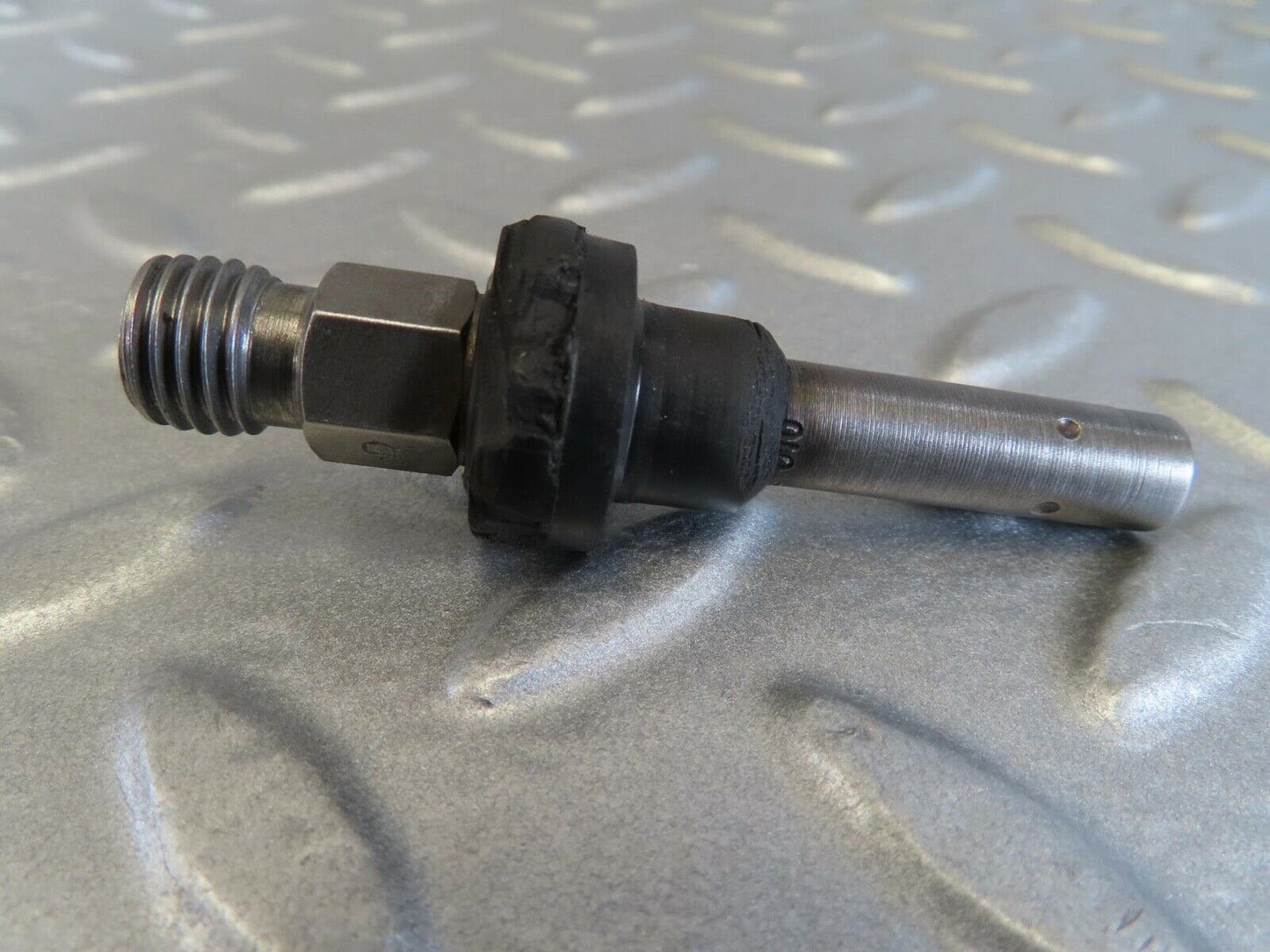 14031 Mercedes-Benz C107 280SLC Fuel Injector Bosch 0437502010