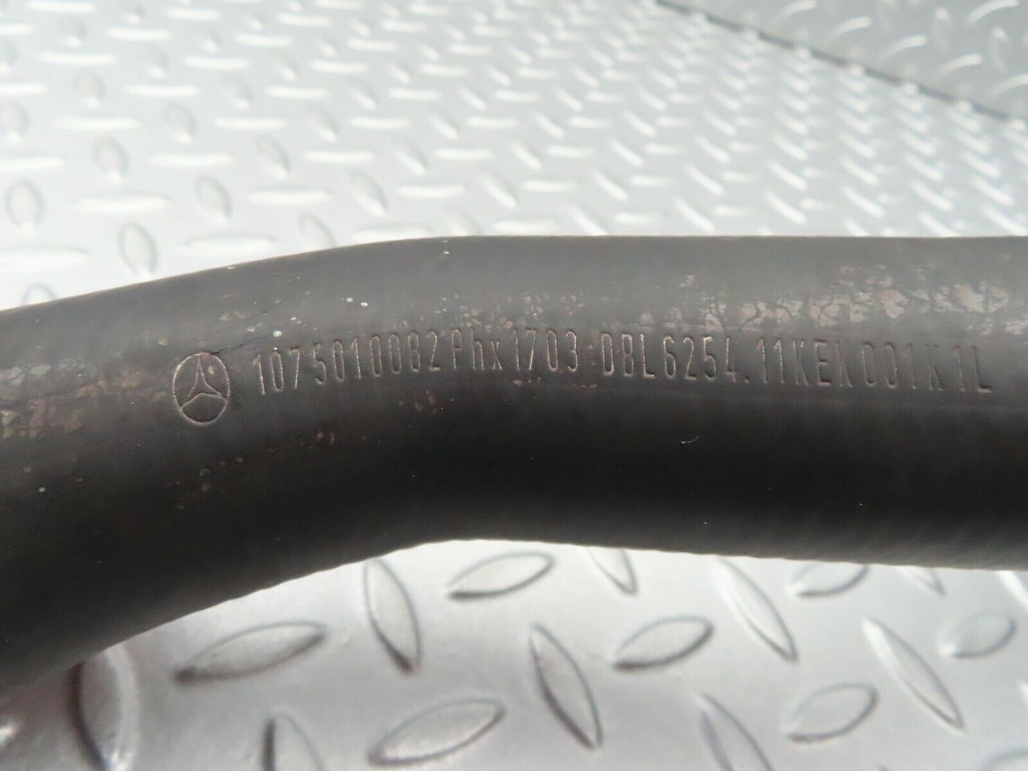 5172 Mercedes-Benz R107 350SL Bottom Radiator Hose 1075010082