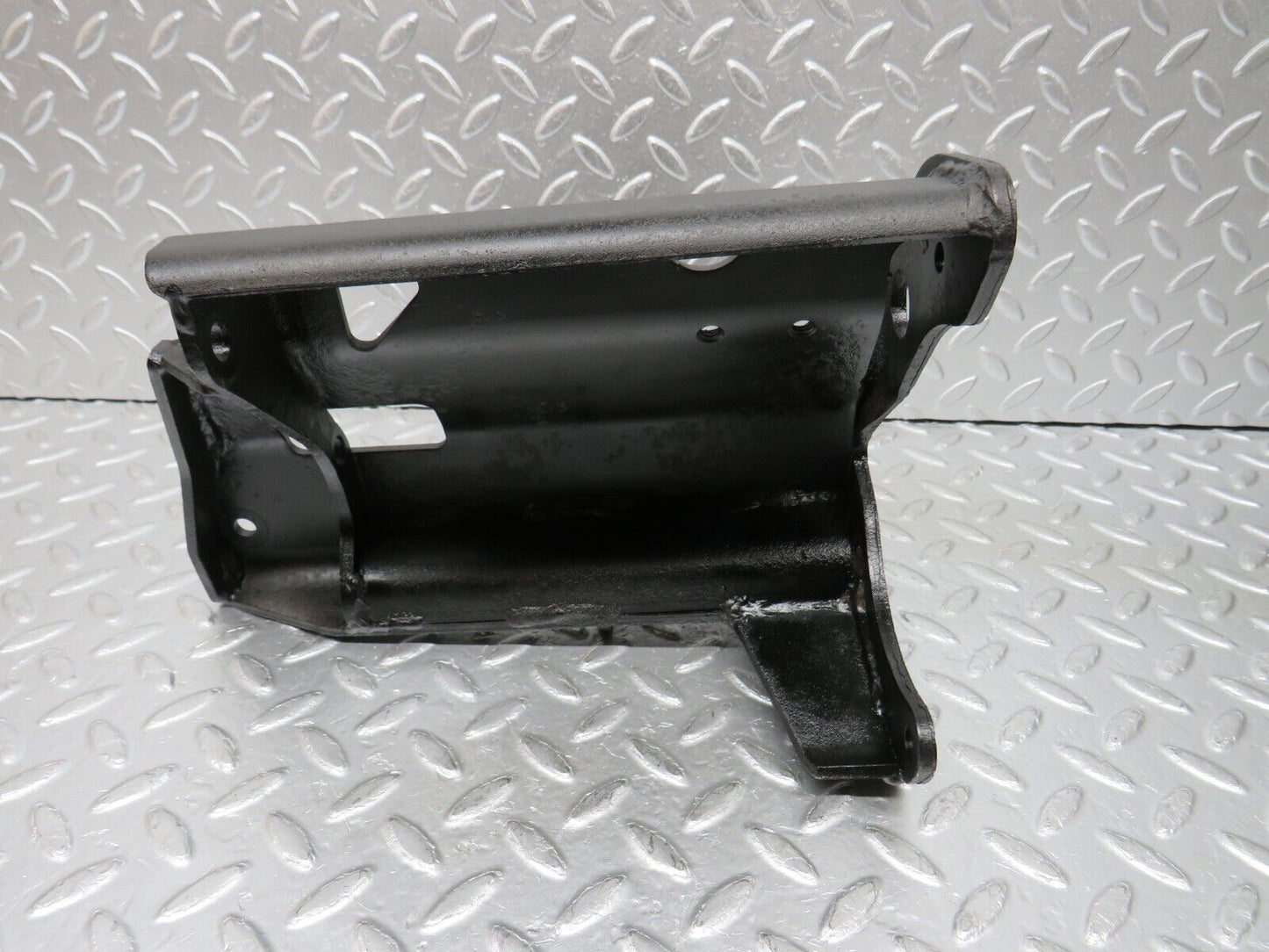 32979 Mercedes-Benz C107 R107 350 V8 Air Condition Compressor Mount Bracket