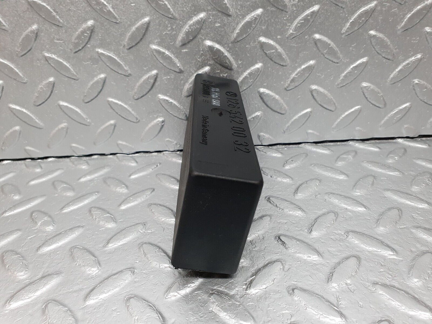41640 Mercedes-Benz W124 200E Light Control Relay 1265420032
