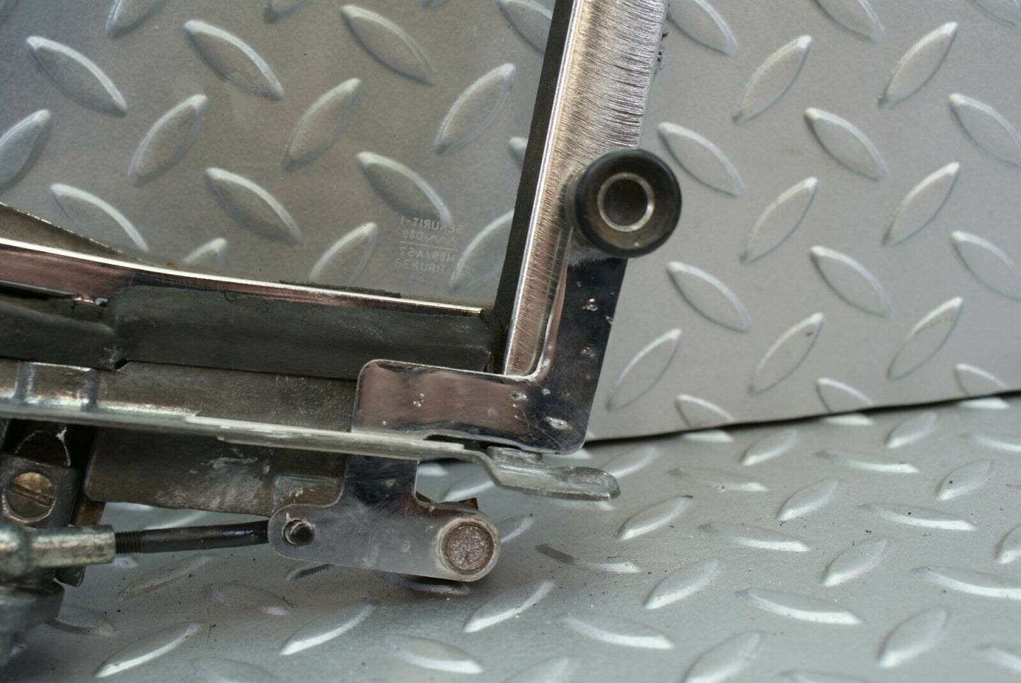 2715 Mercedes-Benz W108 280SE Quarter Window Glass Front Right