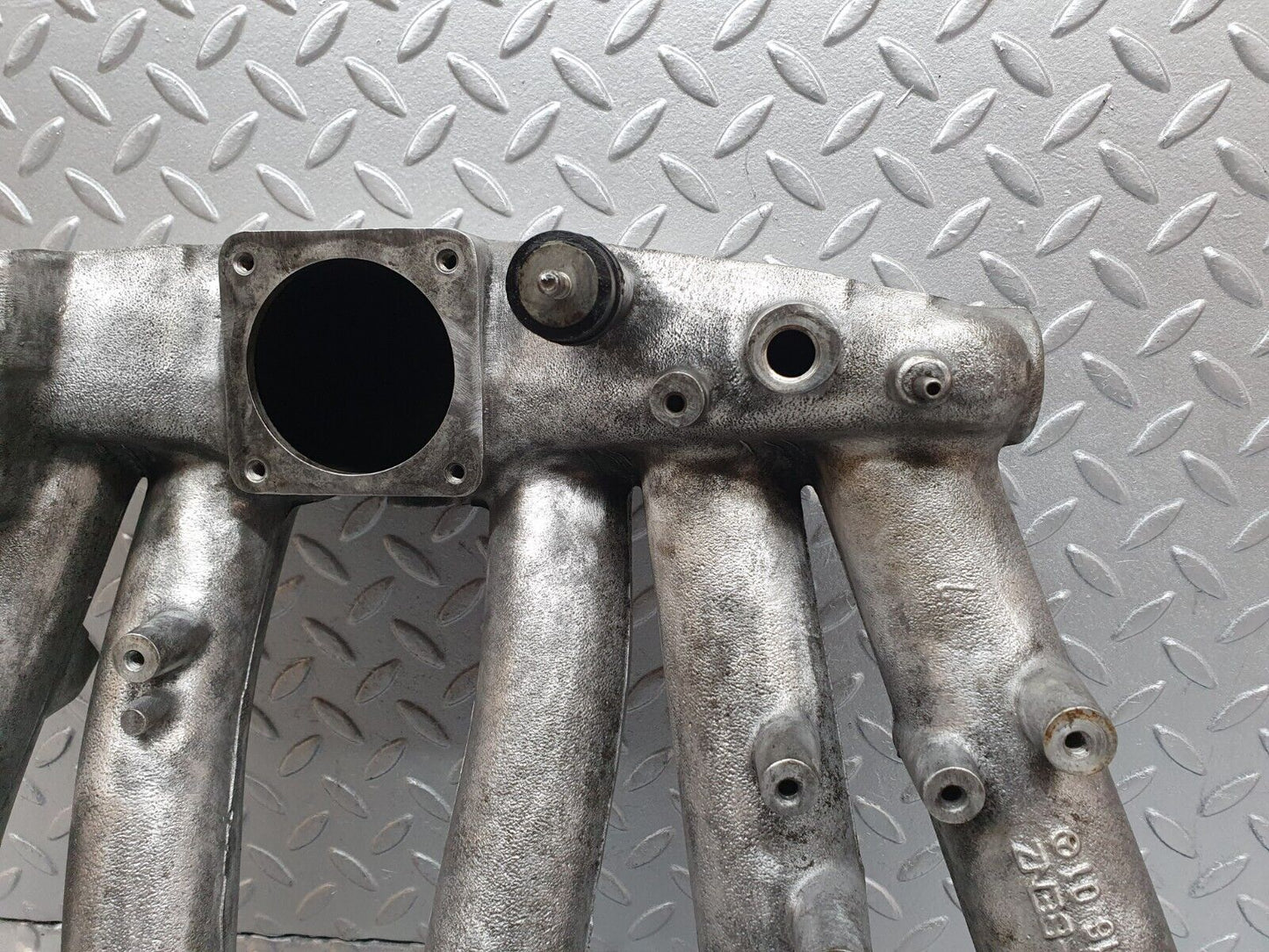 41222 Mercedes-Benz W126 300SE Intake Manifold 1031411601