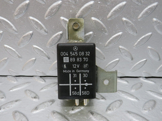 32392 Mercedes-Benz S124 300TE Wagon Instrument Cluster Light Relay 0045450832