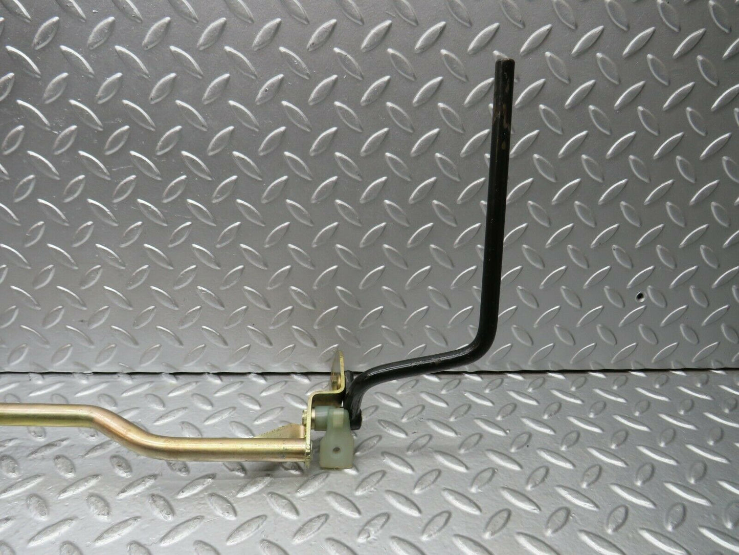 22889 Mercedes-Benz C107 450SLC Coupe Accelerator Pedal Linkage