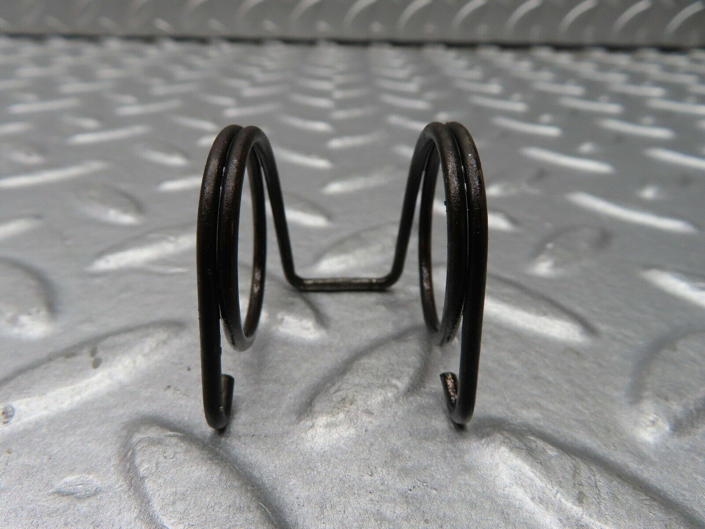 18313 Mercedes-Benz W111 220SE Coupe Rocker Arm Retaining Spring
