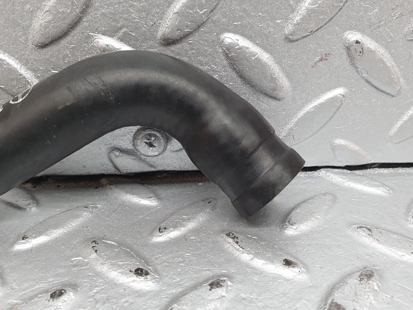 41174 Mercedes-Benz W126 300SE Heater Hose Pipe