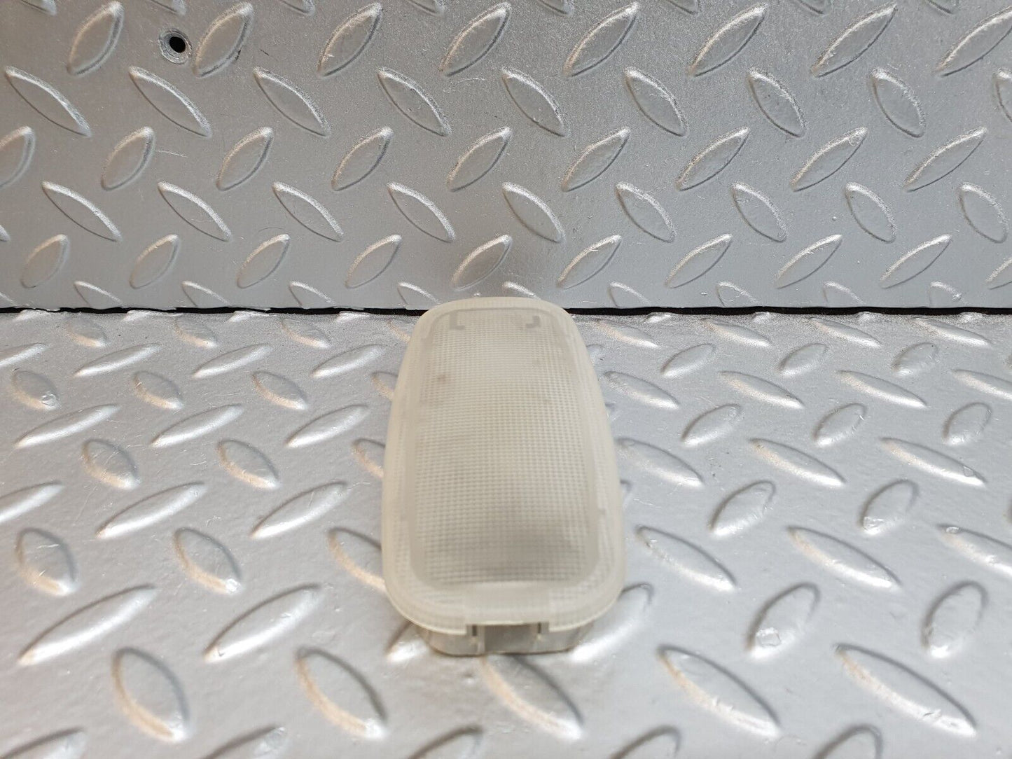 41983 Mercedes-Benz W202 C200 Interior Dome Light Hella 2028200101