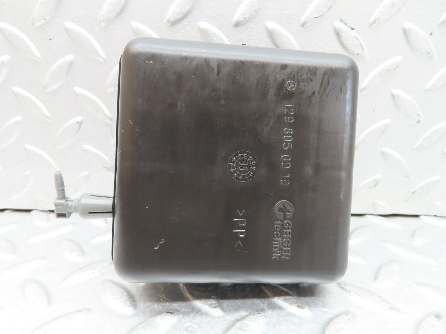 19378 Mercedes-Benz C140 CL420 Coupe Air Vacuum Expansion Tank 1298050019