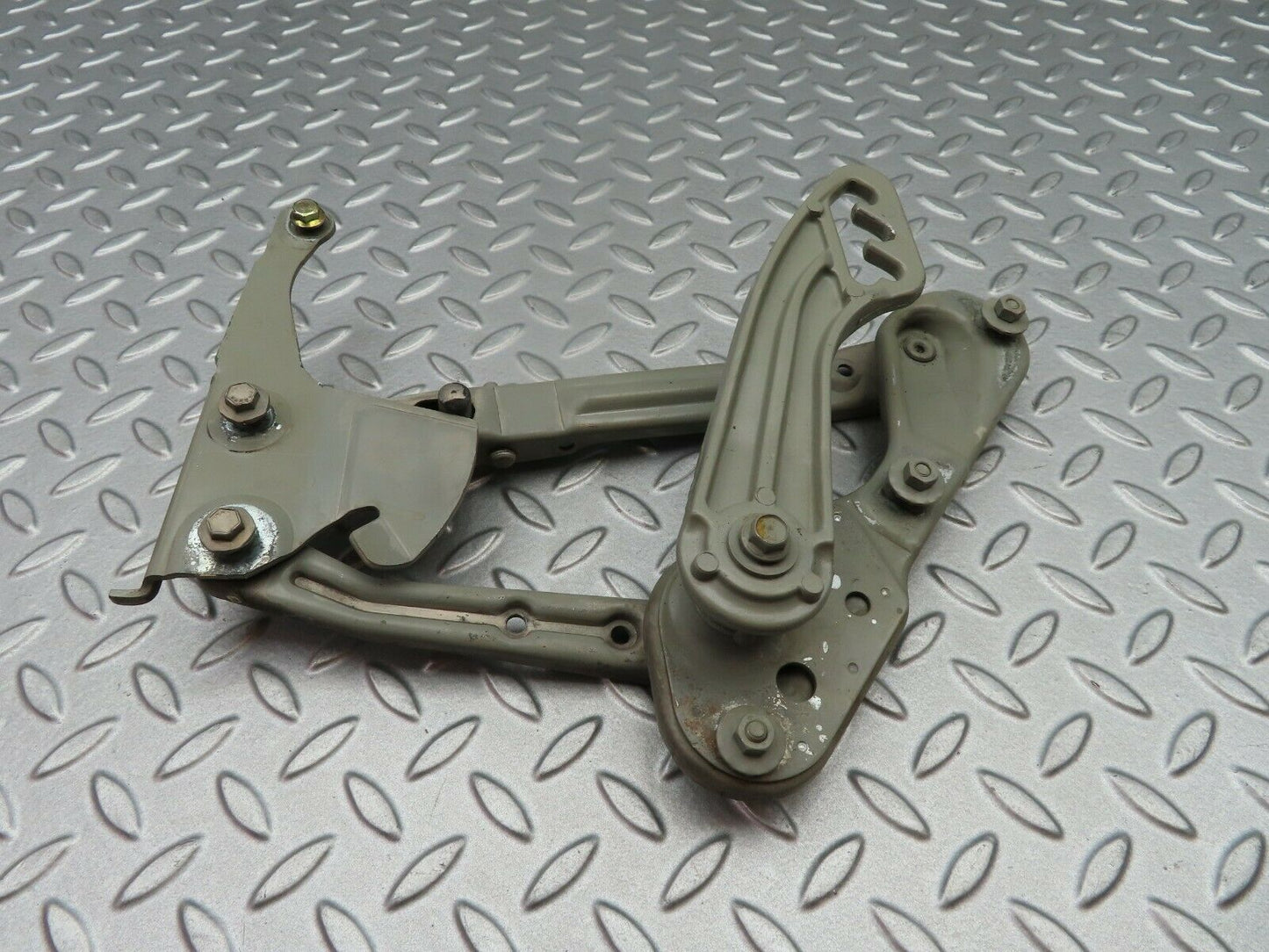 5399 Mercedes-Benz W124 230E Bonnet Hinge Right 1298870274