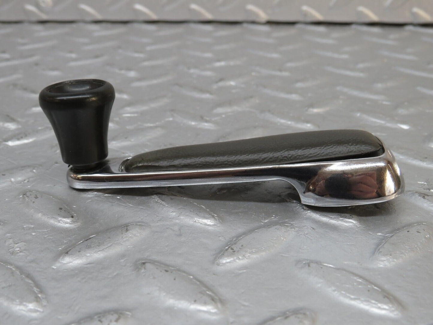 40220 Mercedes-Benz W110 230 Window Lifter Crank Handle