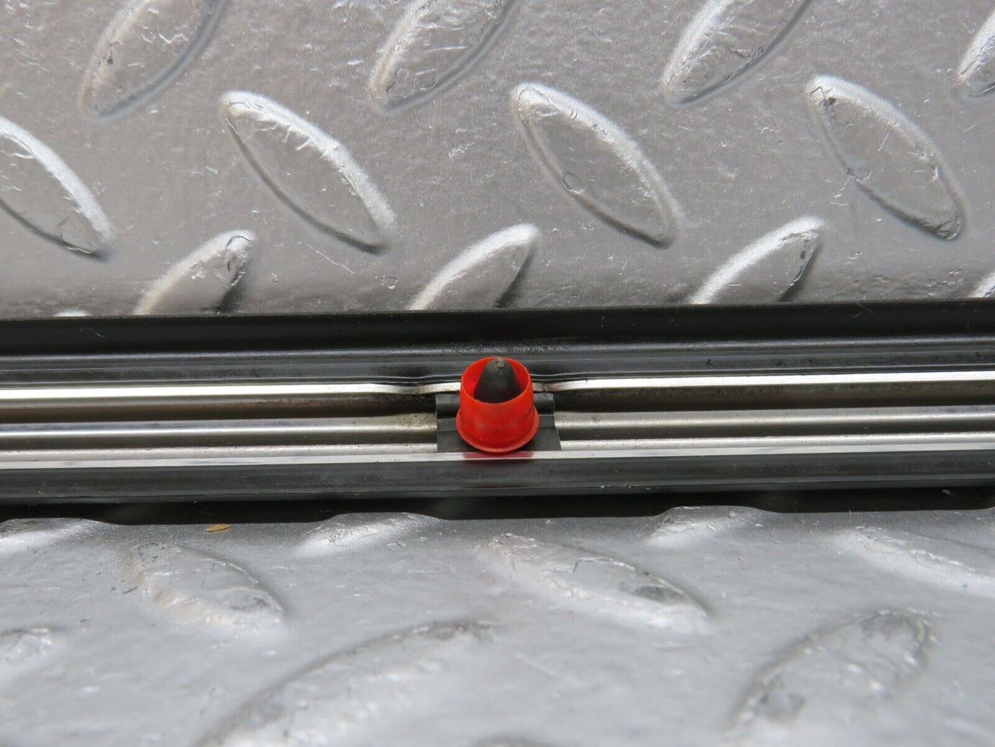0067 Mercedes-Benz W116 350SE Front Right Fender Wing Lower Trim