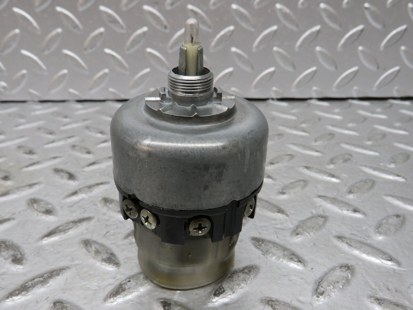 27883 Mercedes-Benz W123 280E Headlight Switch