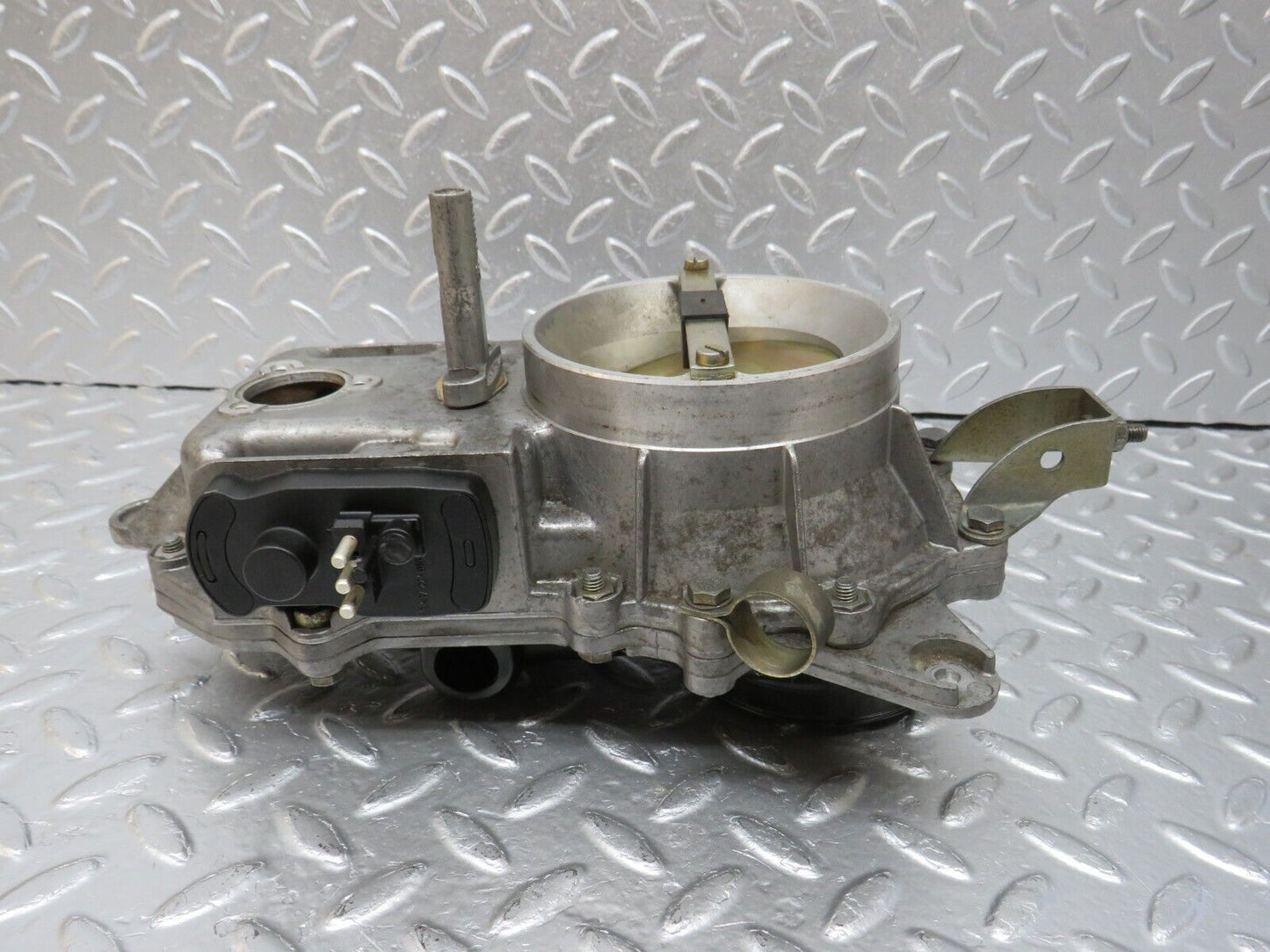 34153 Mercedes-Benz W124 260E Air Flow Mass Meter Sensor Bosch 1031410090