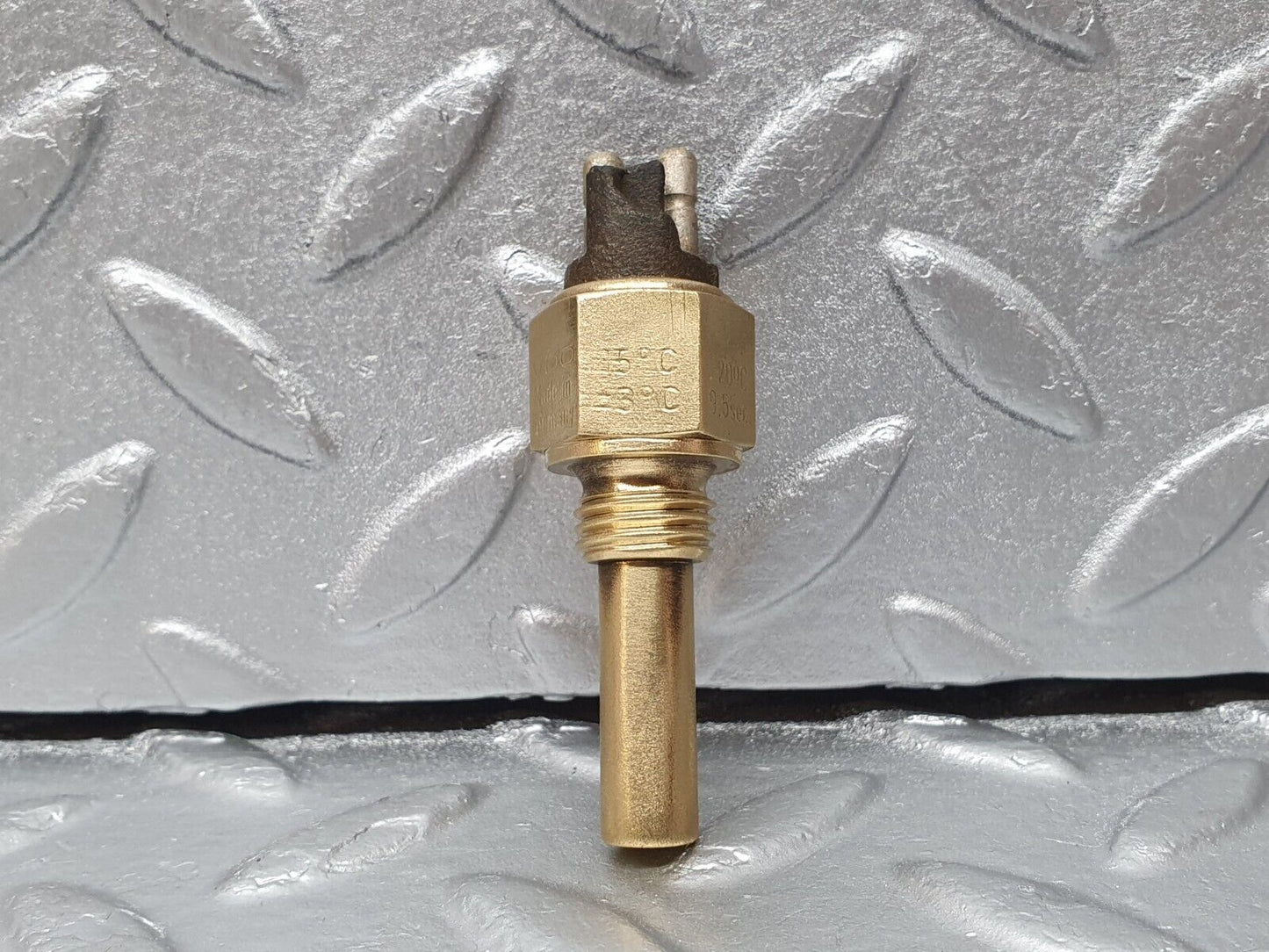 41329 Mercedes-Benz W116 450SE Temperature Sensor VDO