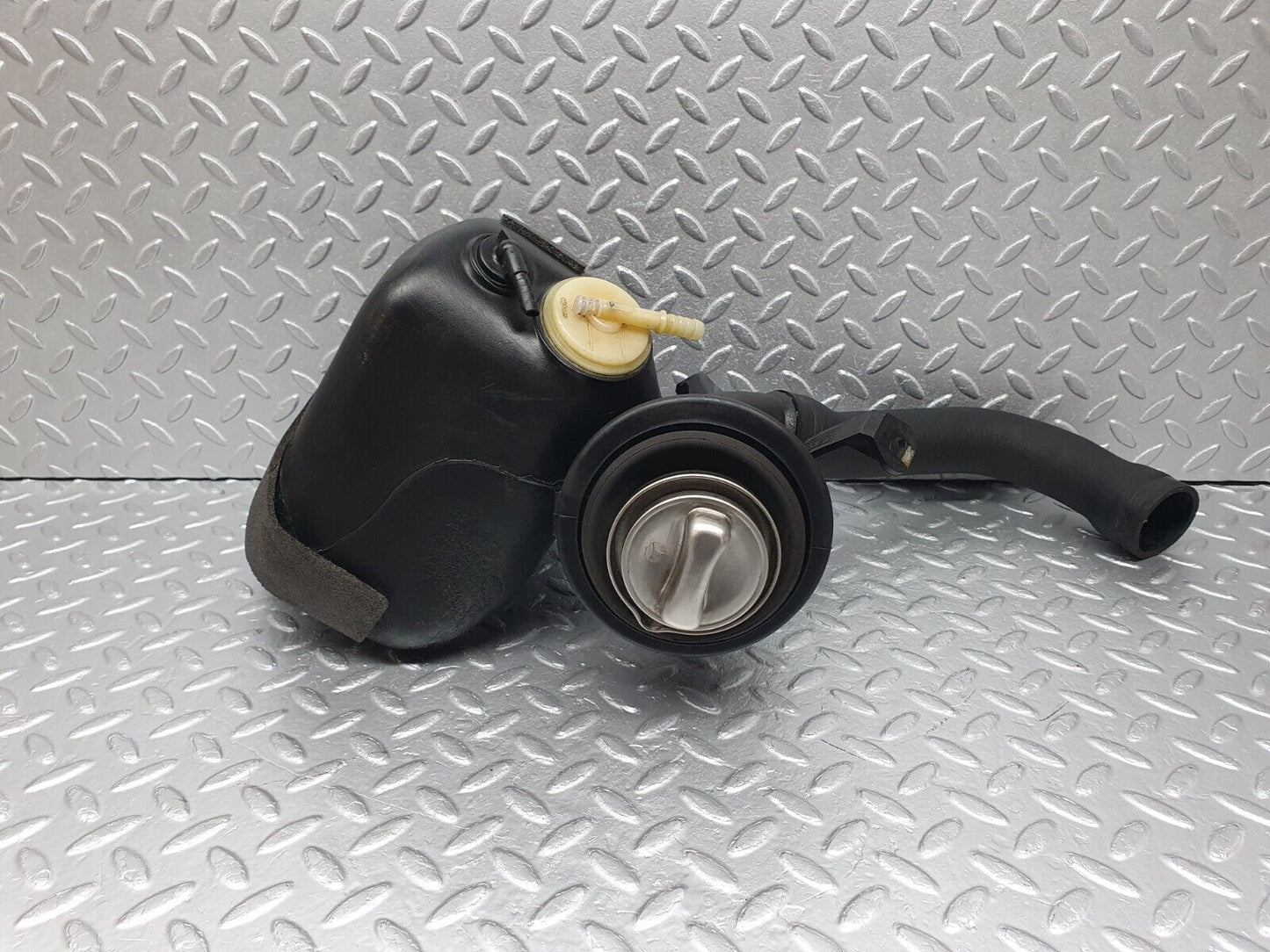 41775 Mercedes-Benz W202 C200 Fuel Filling Pipe Expansion Tank 2024701389