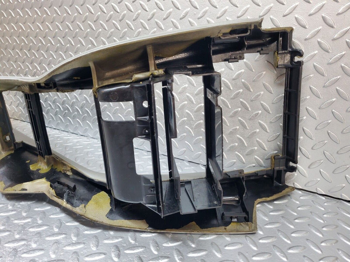 44679 Mercedes-Benz W124 220E Centre Console Grey