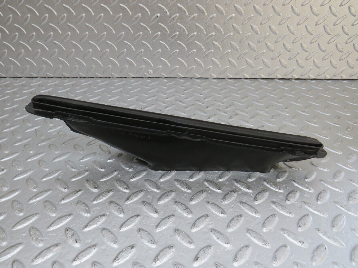33874 Mercedes-Benz W201 190E 2.0L Dashboard Air Vent Duct Pair 2018310660