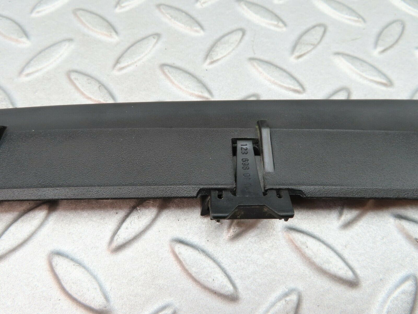 5752 Mercedes-Benz W123 200 Rear Left Plastic Moulding Trim For C Pillar