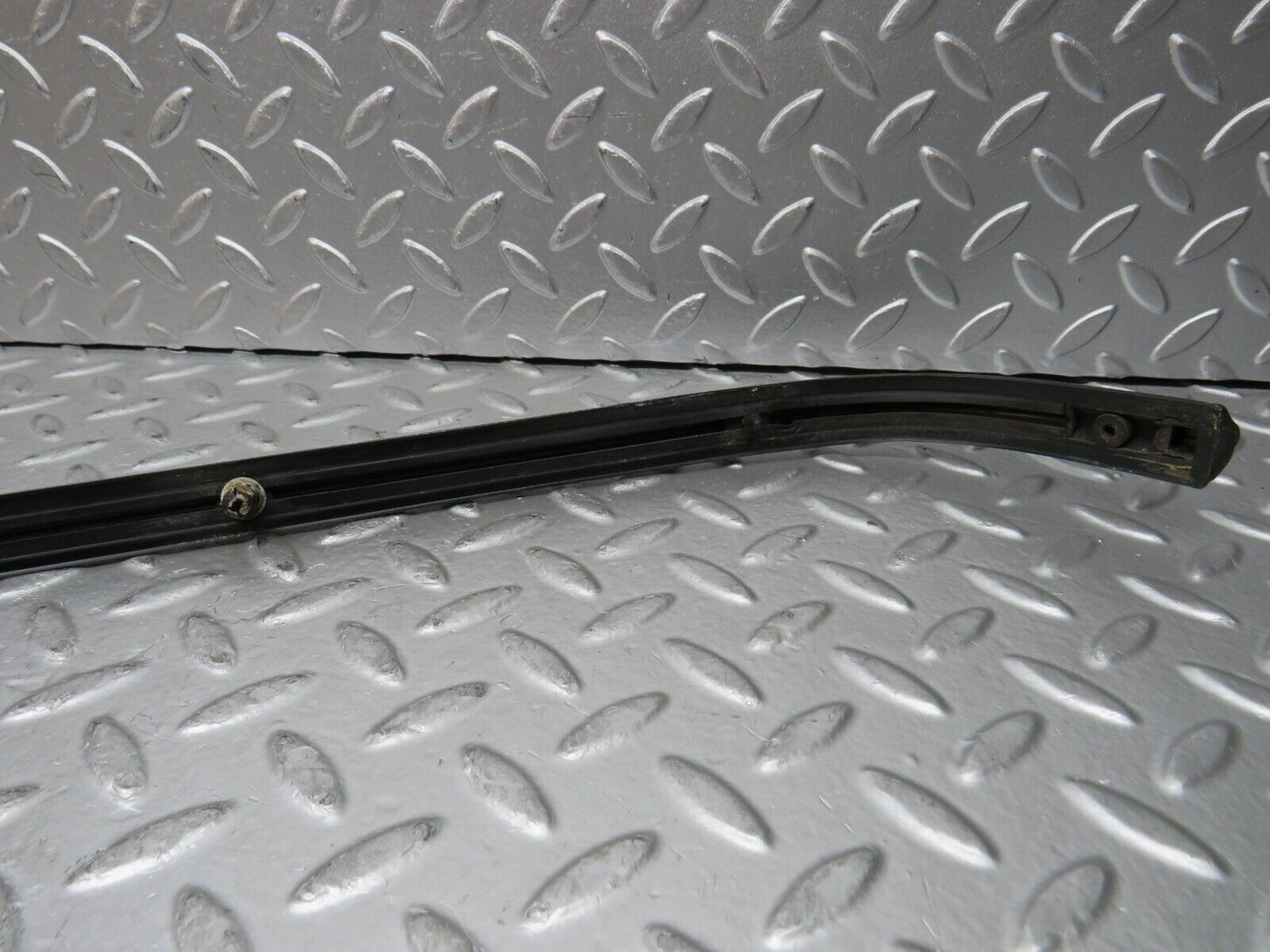 28621 Mercedes-Benz W123 280E Rear Left Fender Centre Moulding Trim
