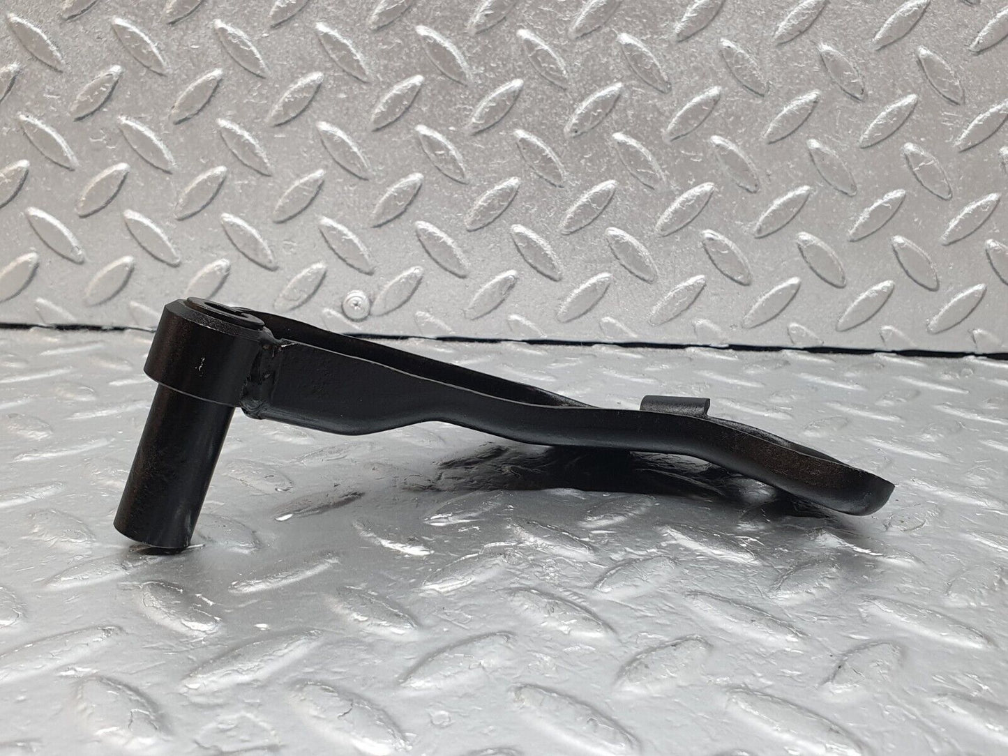 44217 Mercedes-Benz C123 230CE Coupe Alternator Generator Bracket